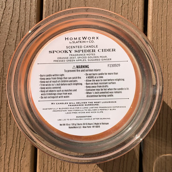 🆕SPOOKY SPIDER CIDER HARRY SLATKIN HOMEWORX 4 WICK, 18oz CANDLE NWTS! - Picture 3 of 5